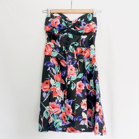 Express Dresses & Skirts - Express Floral Strapless Dress